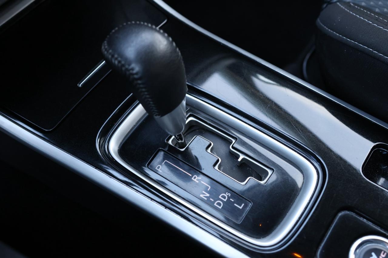 2020 Mitsubishi Outlander S-AWD/7 PASS/B CAM/H SEATS/DIFF LOCK/AUTO HOLD/BLU Photo