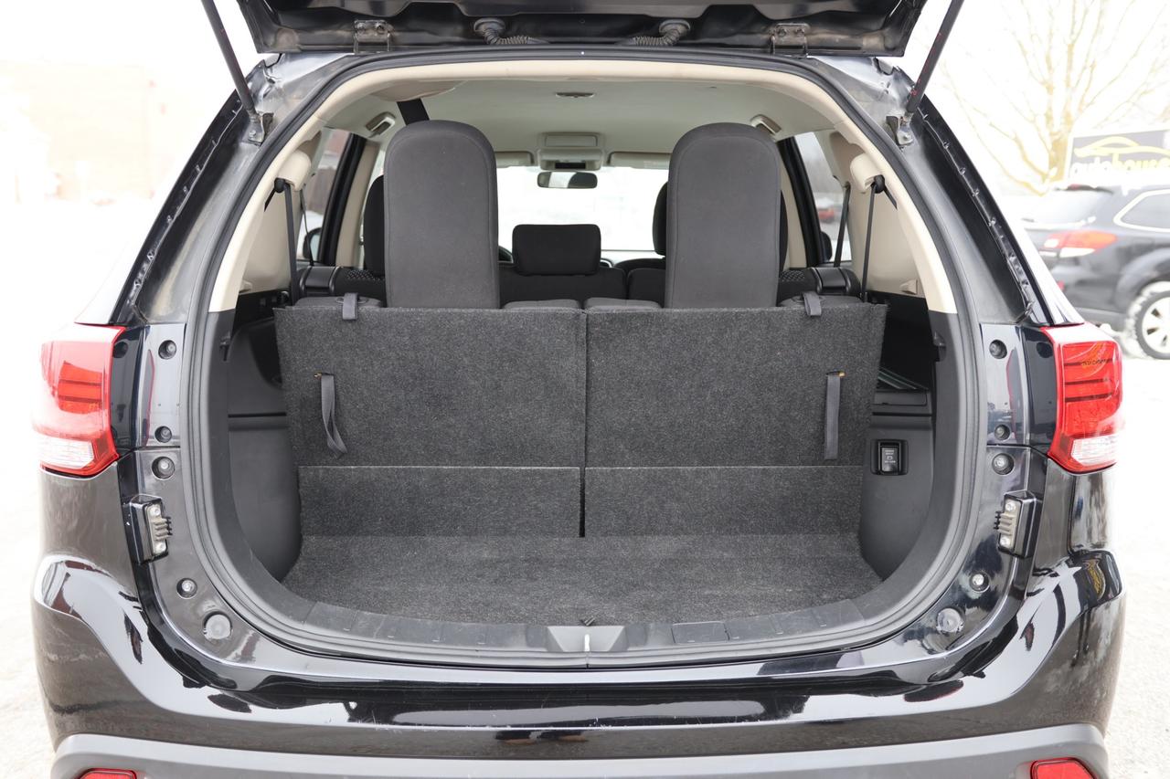 2020 Mitsubishi Outlander S-AWD/7 PASS/B CAM/H SEATS/DIFF LOCK/AUTO HOLD/BLU Photo