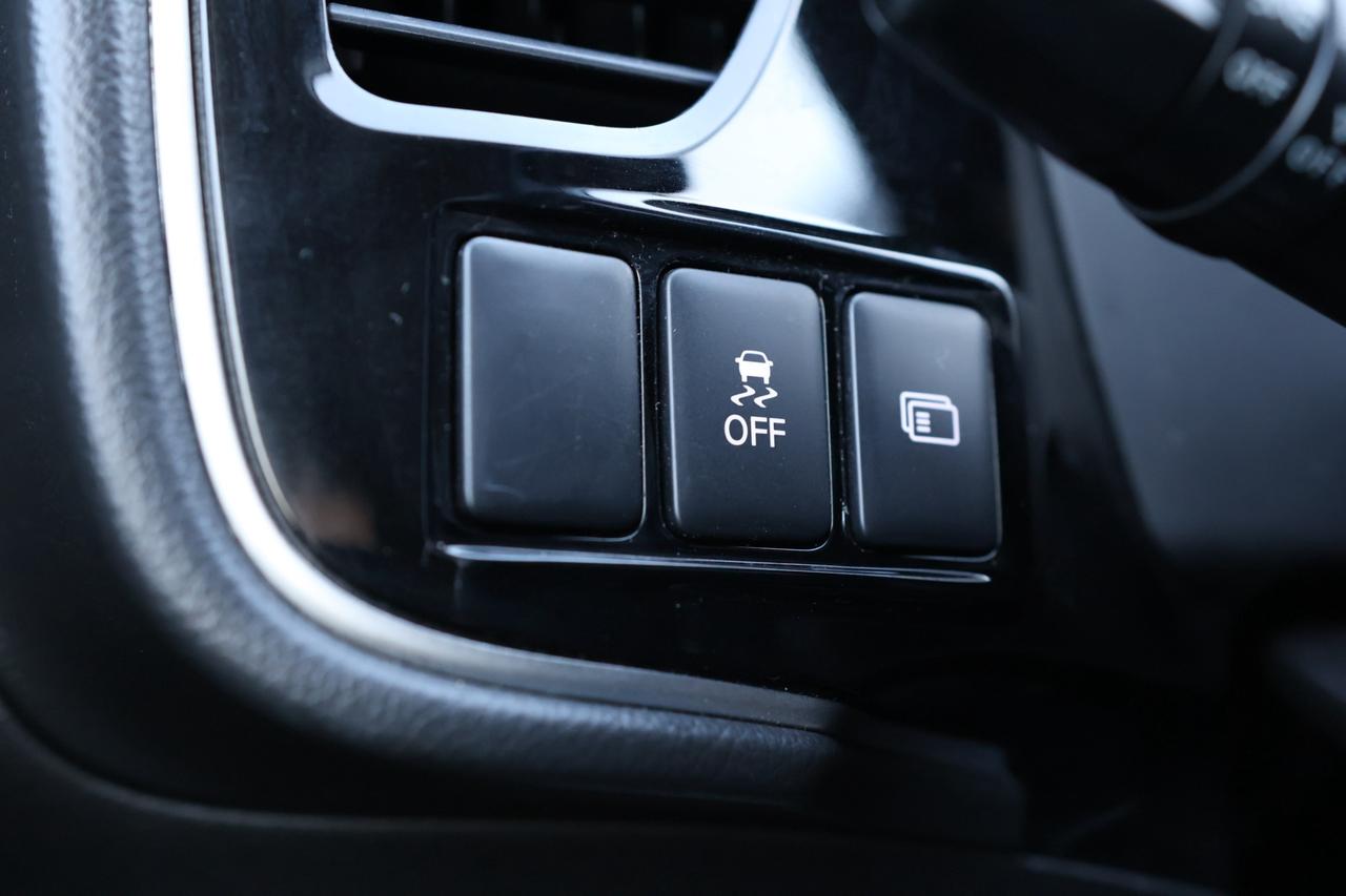 2020 Mitsubishi Outlander S-AWD/7 PASS/B CAM/H SEATS/DIFF LOCK/AUTO HOLD/BLU Photo