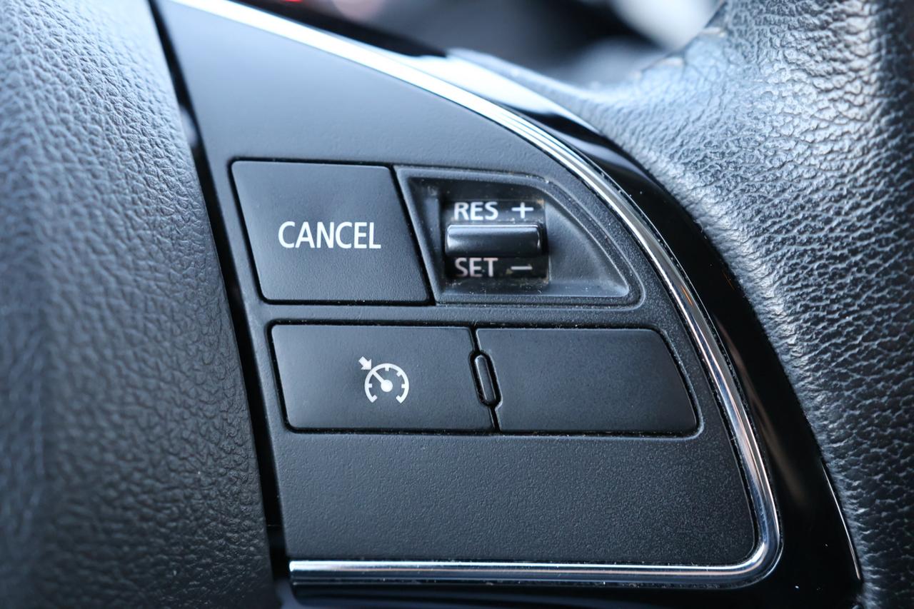 2020 Mitsubishi Outlander S-AWD/7 PASS/B CAM/H SEATS/DIFF LOCK/AUTO HOLD/BLU Photo