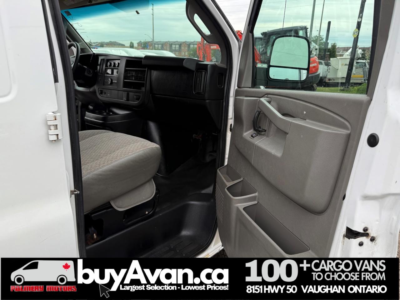 2016 GMC Savana Cargo Van 2500 V8 + NO WINDOWS Photo
