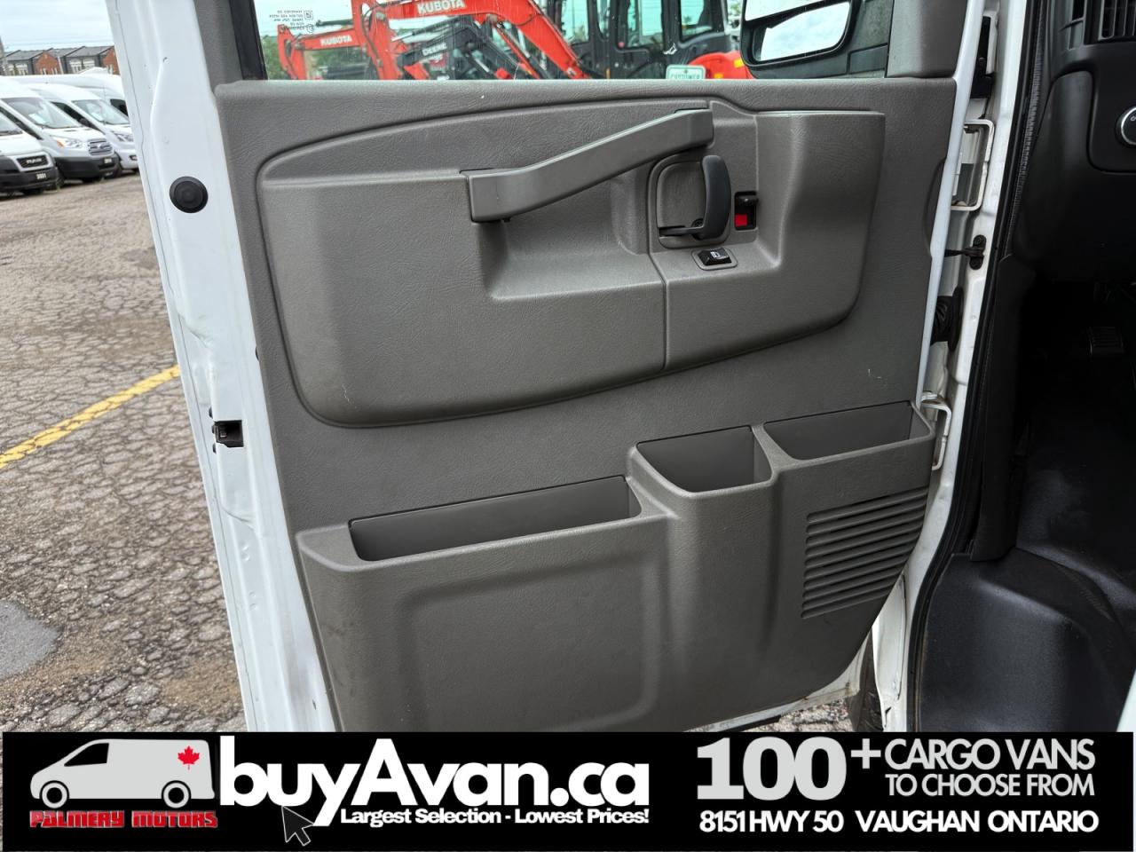 2016 GMC Savana Cargo Van 2500 V8 + NO WINDOWS Photo