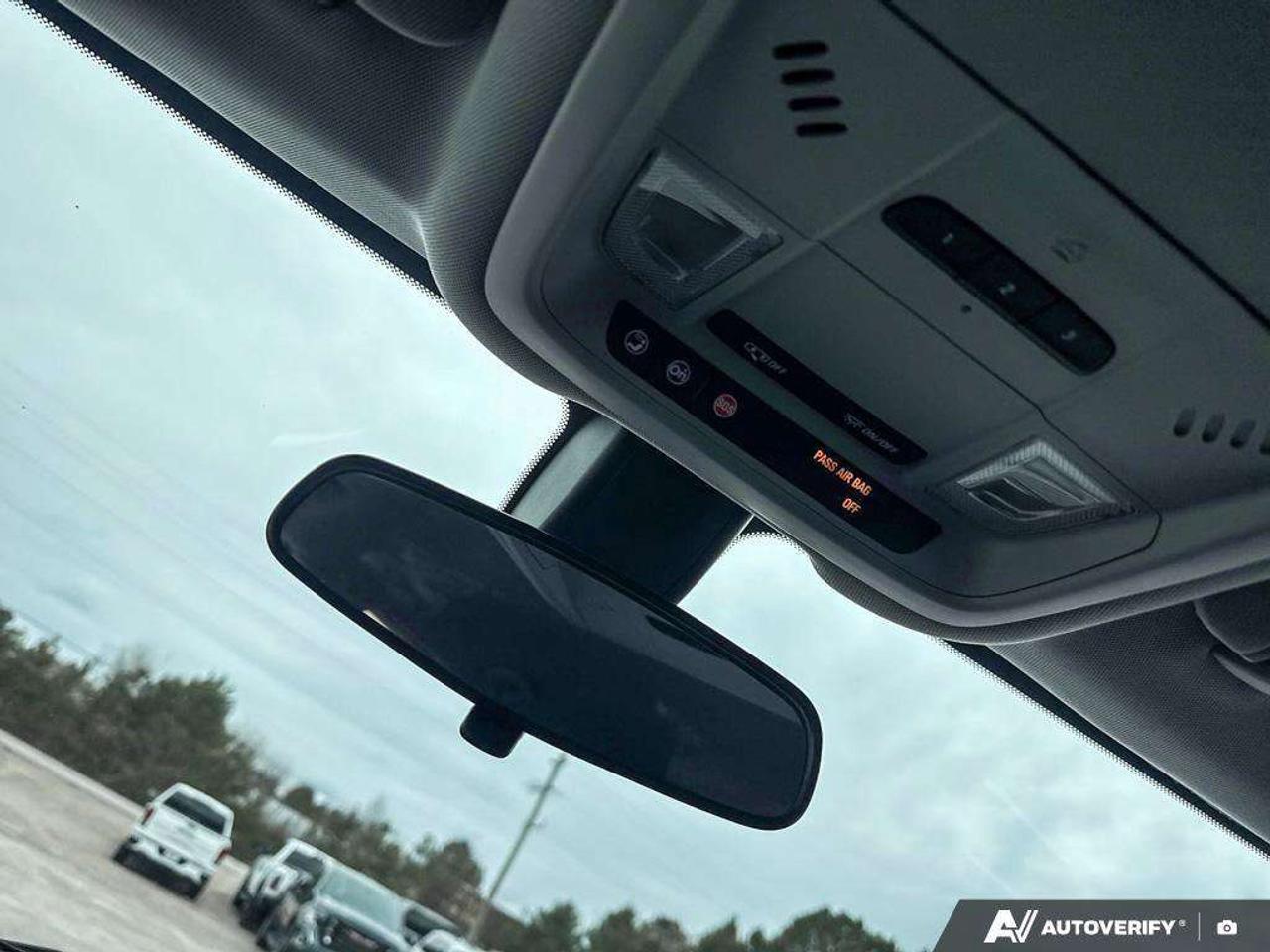 2018 Chevrolet Equinox DIESEL. HEATED FRONT SEATS. BACK UP CAMERA. CERTIFIED. Photo