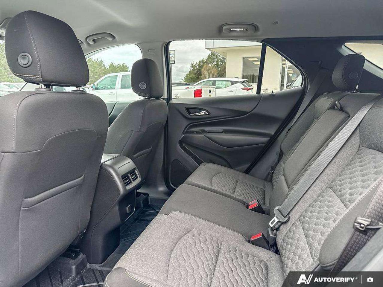 2018 Chevrolet Equinox DIESEL. HEATED FRONT SEATS. BACK UP CAMERA. CERTIFIED. Photo