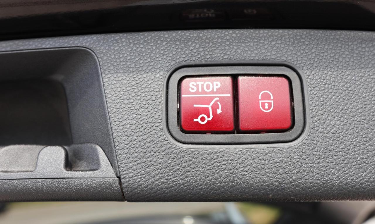 2015 Mercedes-Benz GLK-Class 350-4MATIC-AMG/NAV/360 CAM/PANOROOF/KEYLESS/MEMORY Photo