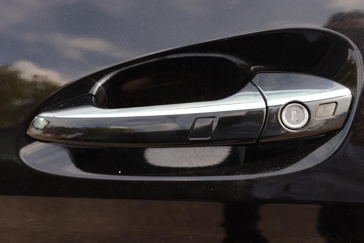 2015 Mercedes-Benz GLK-Class 350-4MATIC-AMG/NAV/360 CAM/PANOROOF/KEYLESS/MEMORY Photo