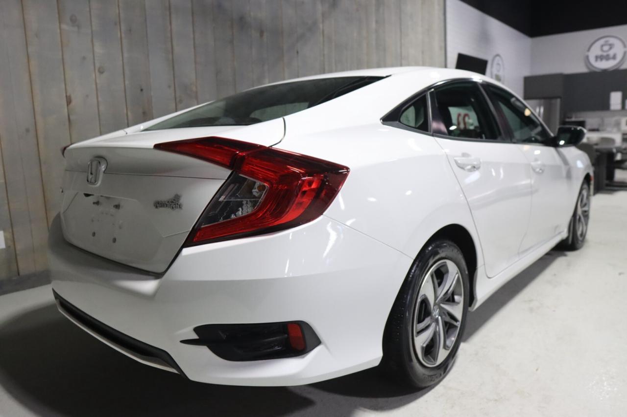 2019 Honda Civic LX AUTO  LOW KMS  NO ACCIDENTS Photo3