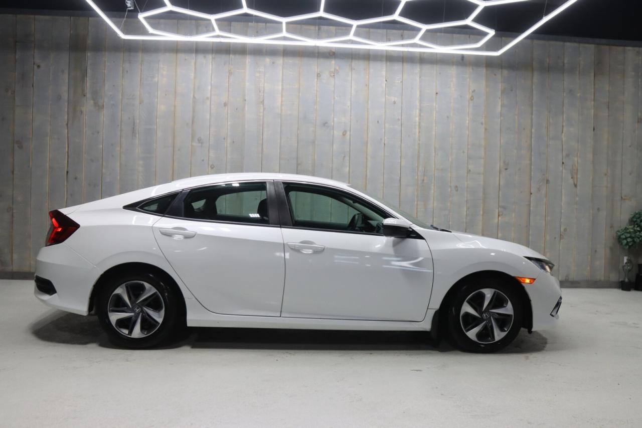 2019 Honda Civic LX AUTO  LOW KMS  NO ACCIDENTS Photo