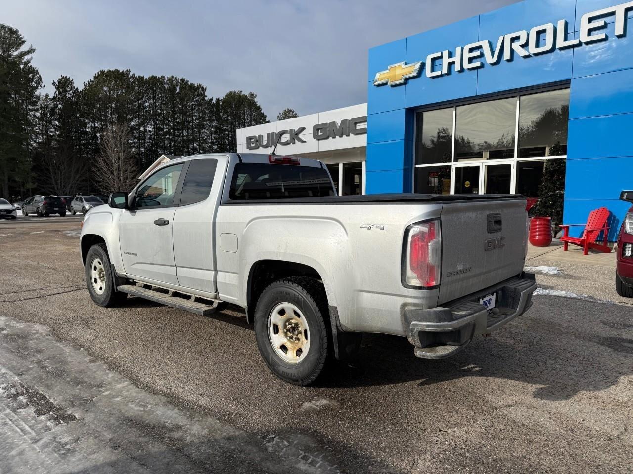 2016 GMC Canyon 4WD   TONNEAU COVER   RUNNING BOARDS Photo3