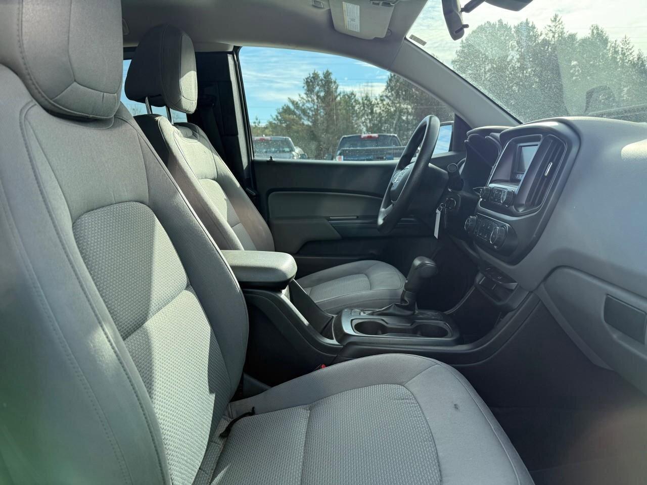 2016 GMC Canyon 4WD   TONNEAU COVER   RUNNING BOARDS Photo