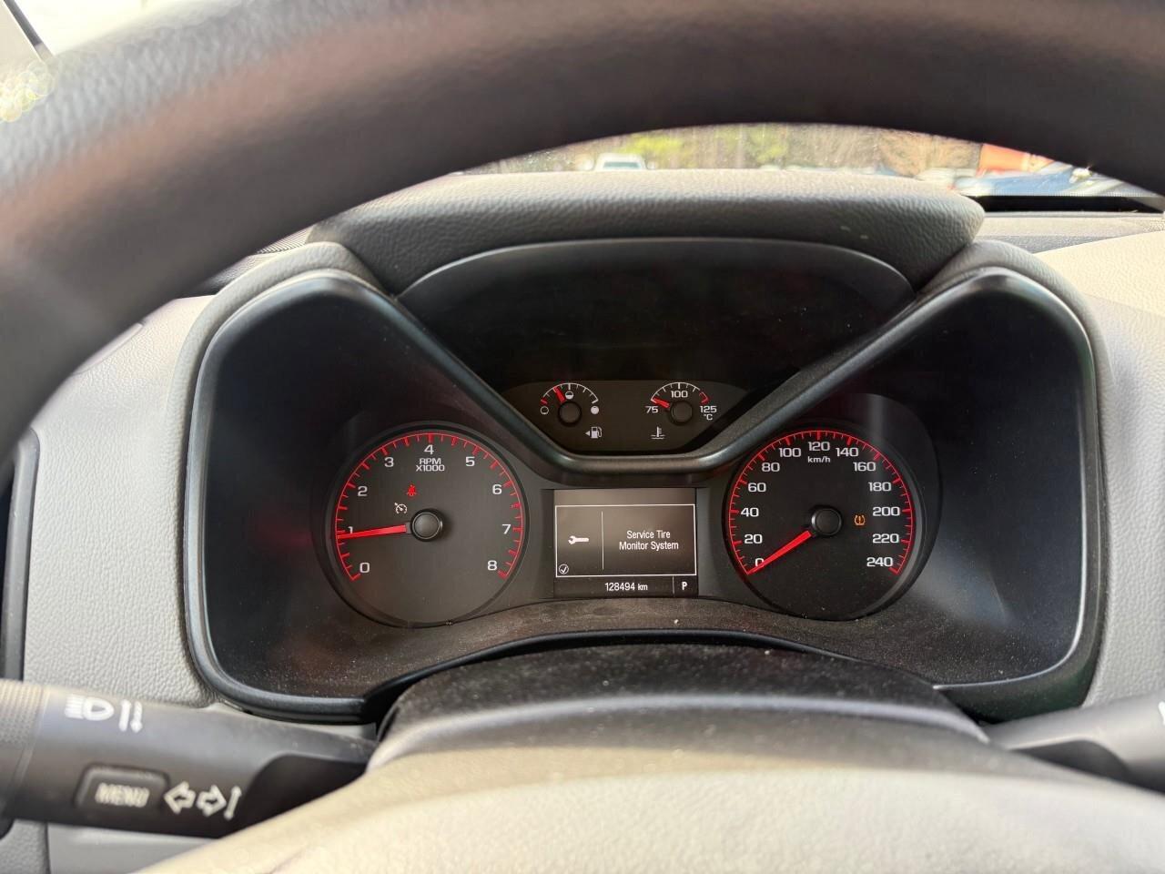 2016 GMC Canyon 4WD   TONNEAU COVER   RUNNING BOARDS Photo