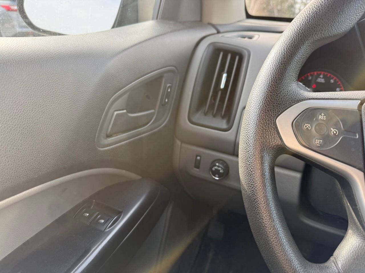 2016 GMC Canyon 4WD   TONNEAU COVER   RUNNING BOARDS Photo