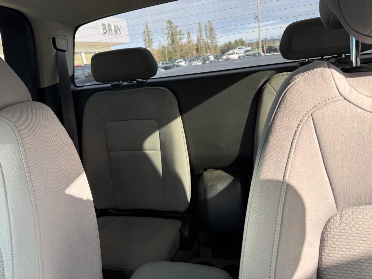 2016 GMC Canyon 4WD   TONNEAU COVER   RUNNING BOARDS Photo