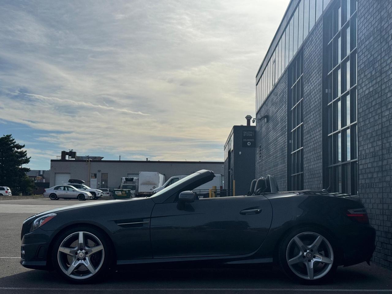 2015 Mercedes-Benz SLK-Class 2dr Roadster SLK 350 Photo