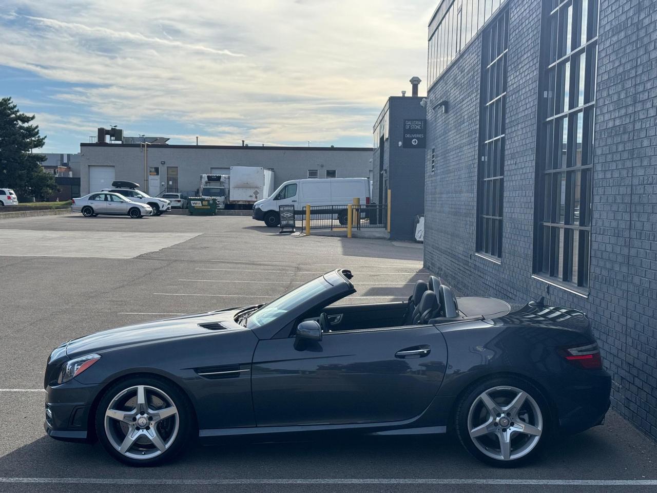 2015 Mercedes-Benz SLK-Class 2dr Roadster SLK 350 Photo