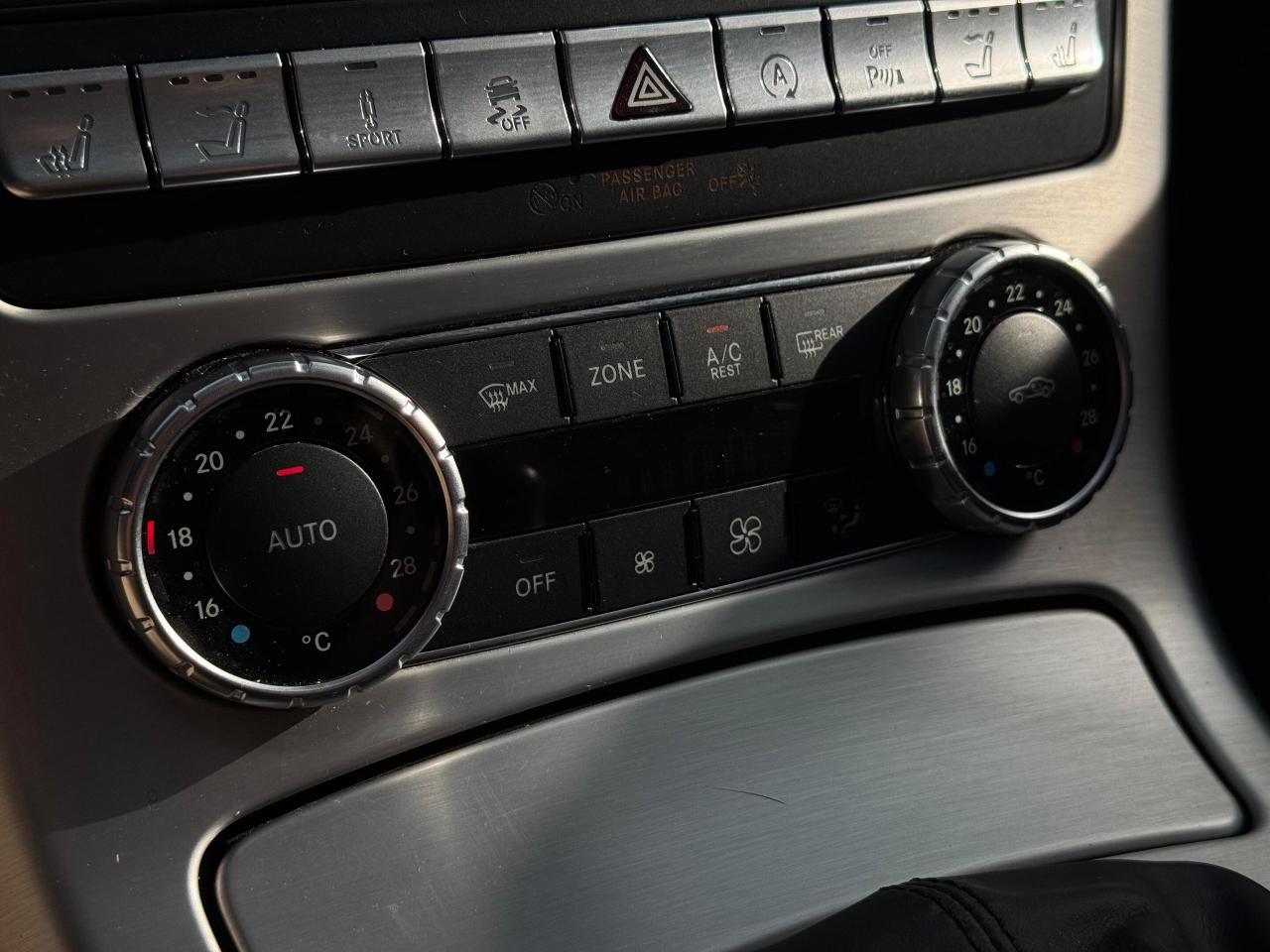 2015 Mercedes-Benz SLK-Class 2dr Roadster SLK 350 Photo