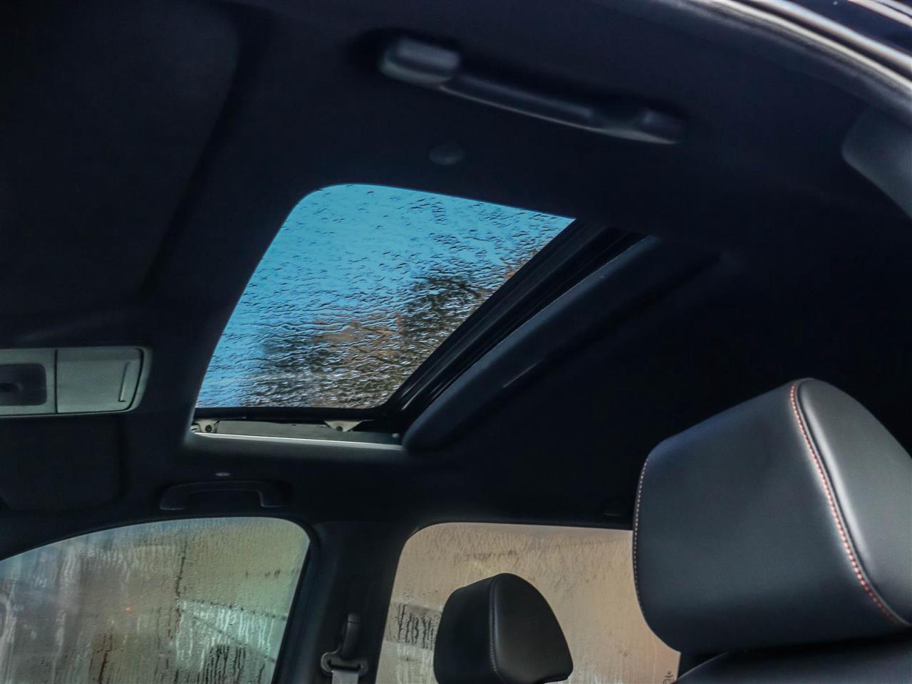 2024 Honda CR-V Touring HYBRID AWD LEATHER NAVI SUNROOF Photo