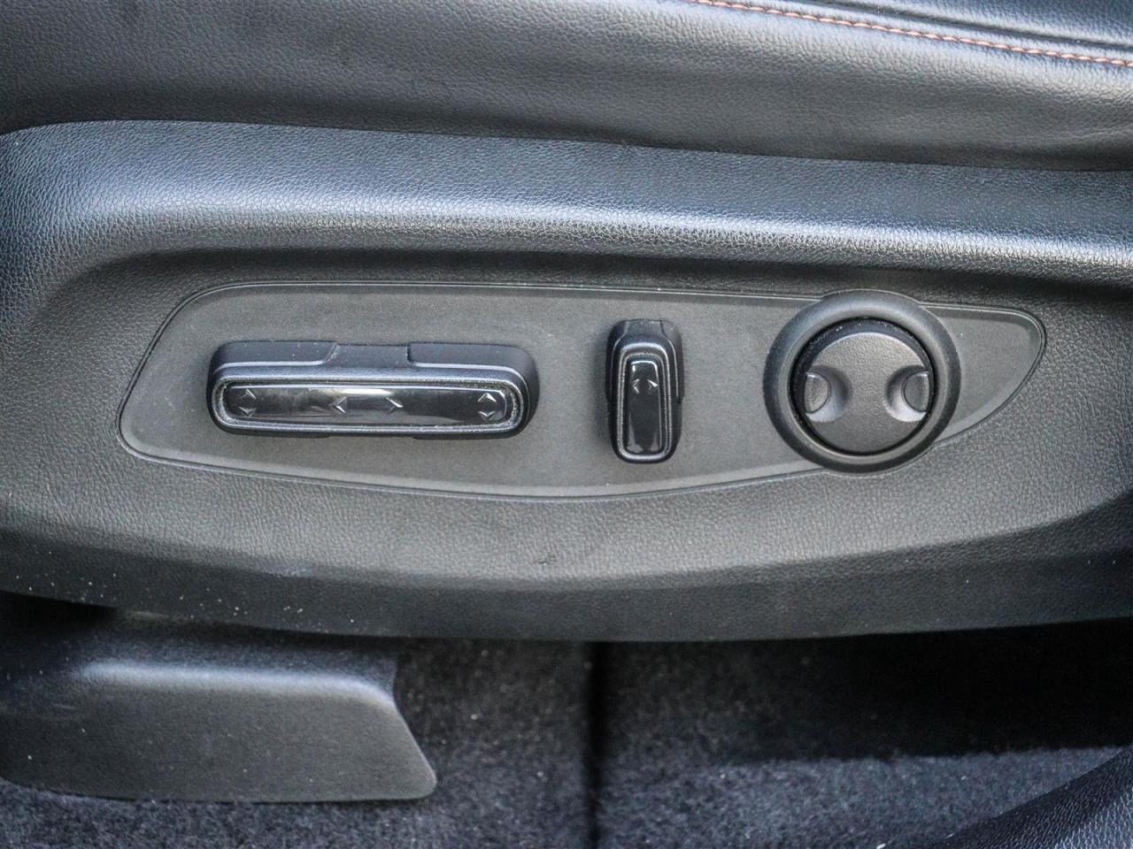 2024 Honda CR-V Touring HYBRID AWD LEATHER NAVI SUNROOF Photo