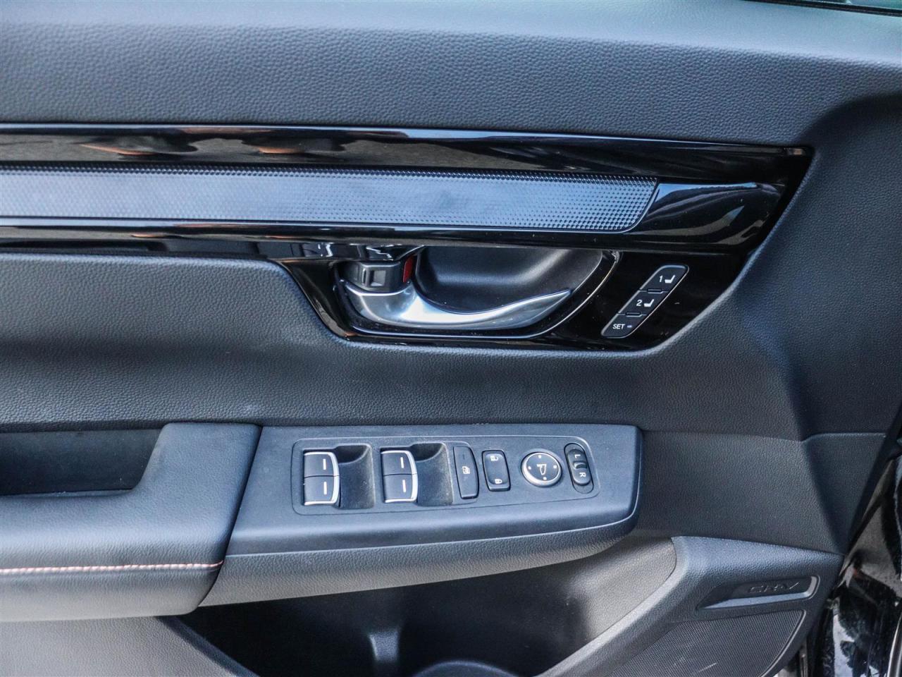 2024 Honda CR-V Touring HYBRID AWD LEATHER NAVI SUNROOF Photo