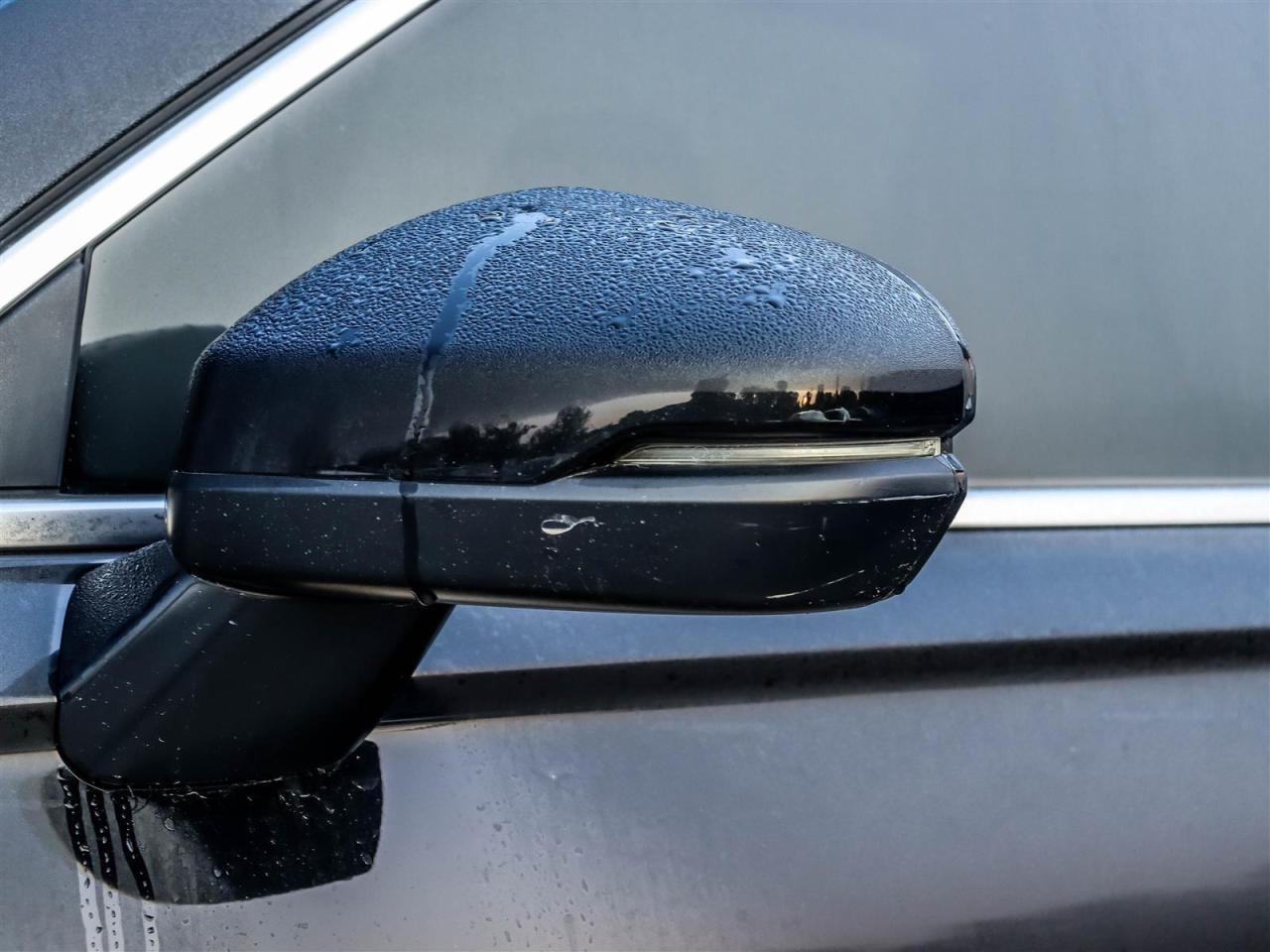 2024 Honda CR-V Touring HYBRID AWD LEATHER NAVI SUNROOF Photo