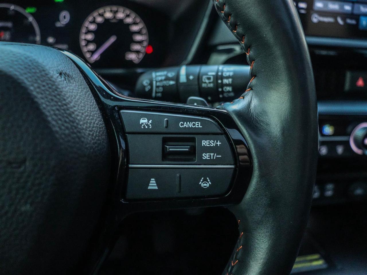 2024 Honda CR-V Touring HYBRID AWD LEATHER NAVI SUNROOF Photo