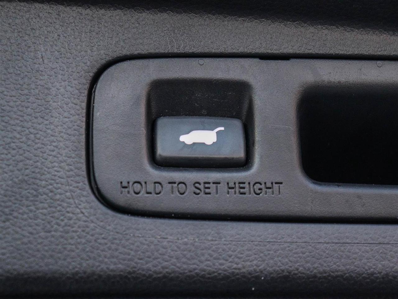 2024 Honda CR-V Hybrid Touring HYBRID AWD LEATHER NAVI SUNROOF Photo