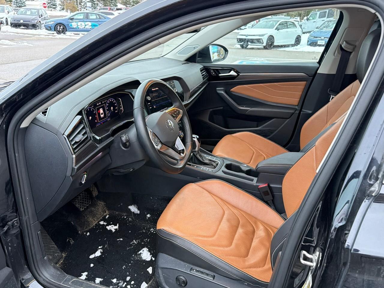 2023 Volkswagen Jetta HighlineONE-OWNER, ACCIDENT-FREE, SUNROOF, HTD + C Photo4