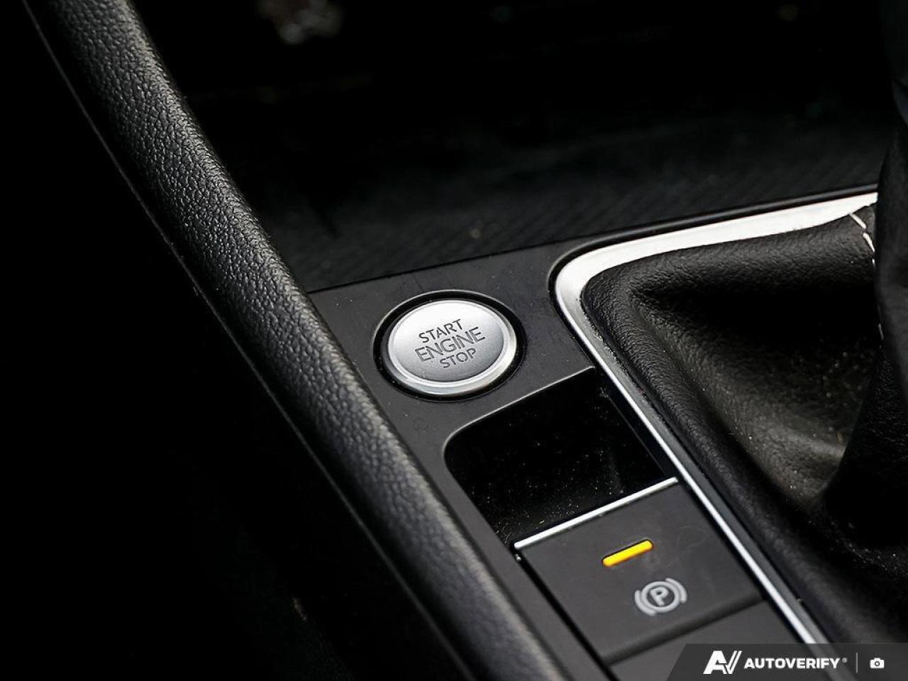 2023 Volkswagen Jetta HighlineONE-OWNER, ACCIDENT-FREE, SUNROOF, HTD + C Photo