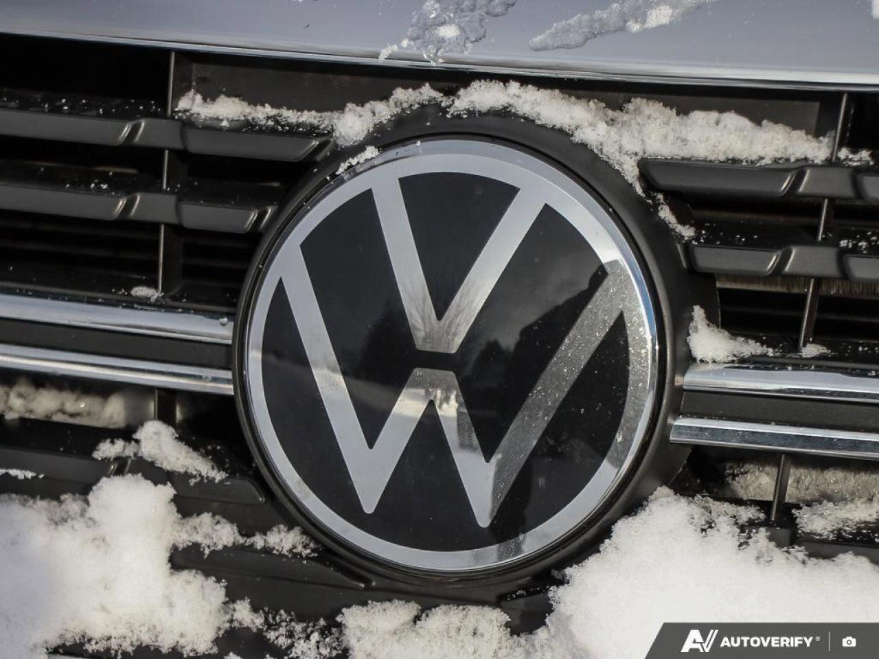 2023 Volkswagen Jetta HighlineONE-OWNER, ACCIDENT-FREE, SUNROOF, HTD + C Photo