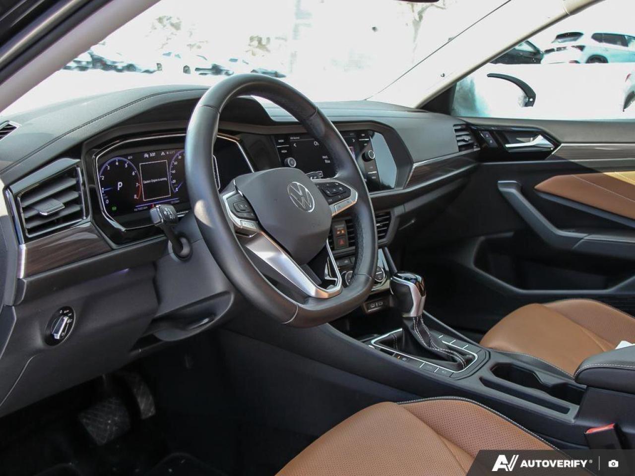 2023 Volkswagen Jetta HighlineONE-OWNER, ACCIDENT-FREE, SUNROOF, HTD + C Photo