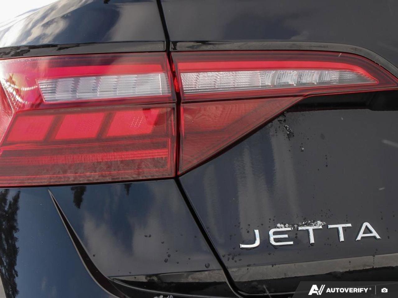 2023 Volkswagen Jetta HighlineONE-OWNER, ACCIDENT-FREE, SUNROOF, HTD + C Photo