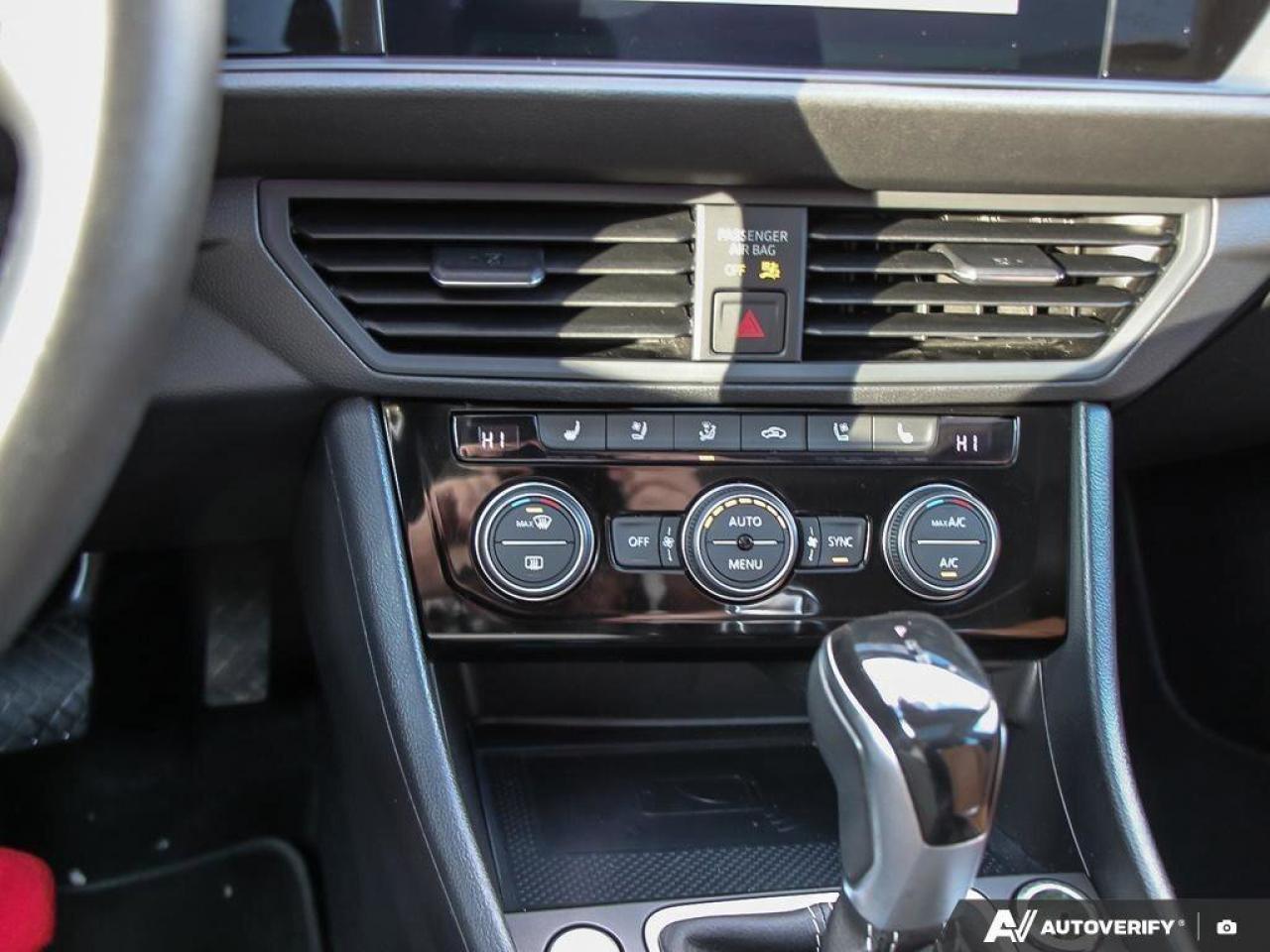 2023 Volkswagen Jetta HighlineONE-OWNER, ACCIDENT-FREE, SUNROOF, HTD + C Photo