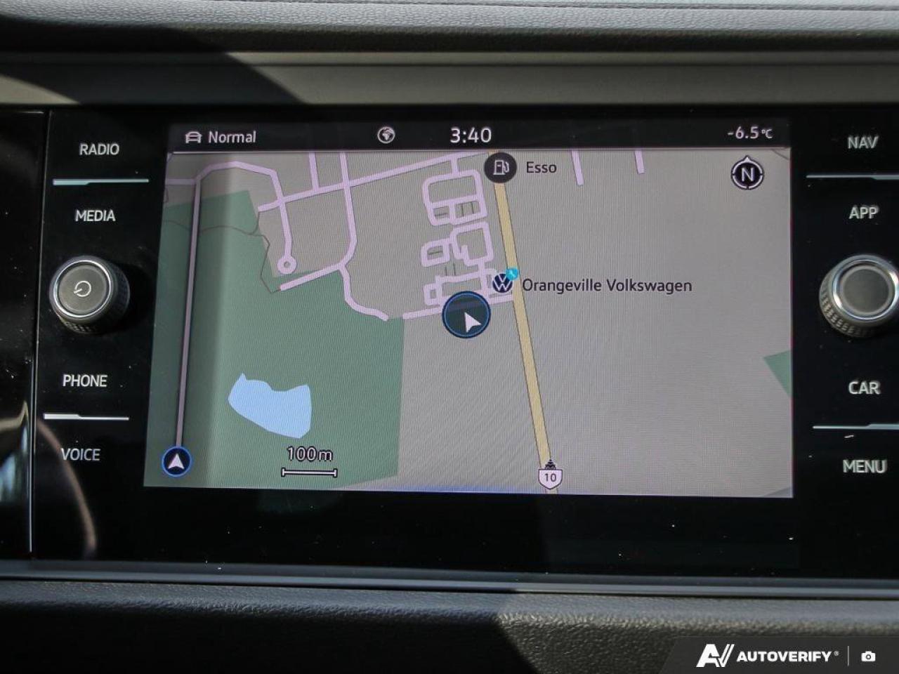 2023 Volkswagen Jetta HighlineONE-OWNER, ACCIDENT-FREE, SUNROOF, HTD + C Photo