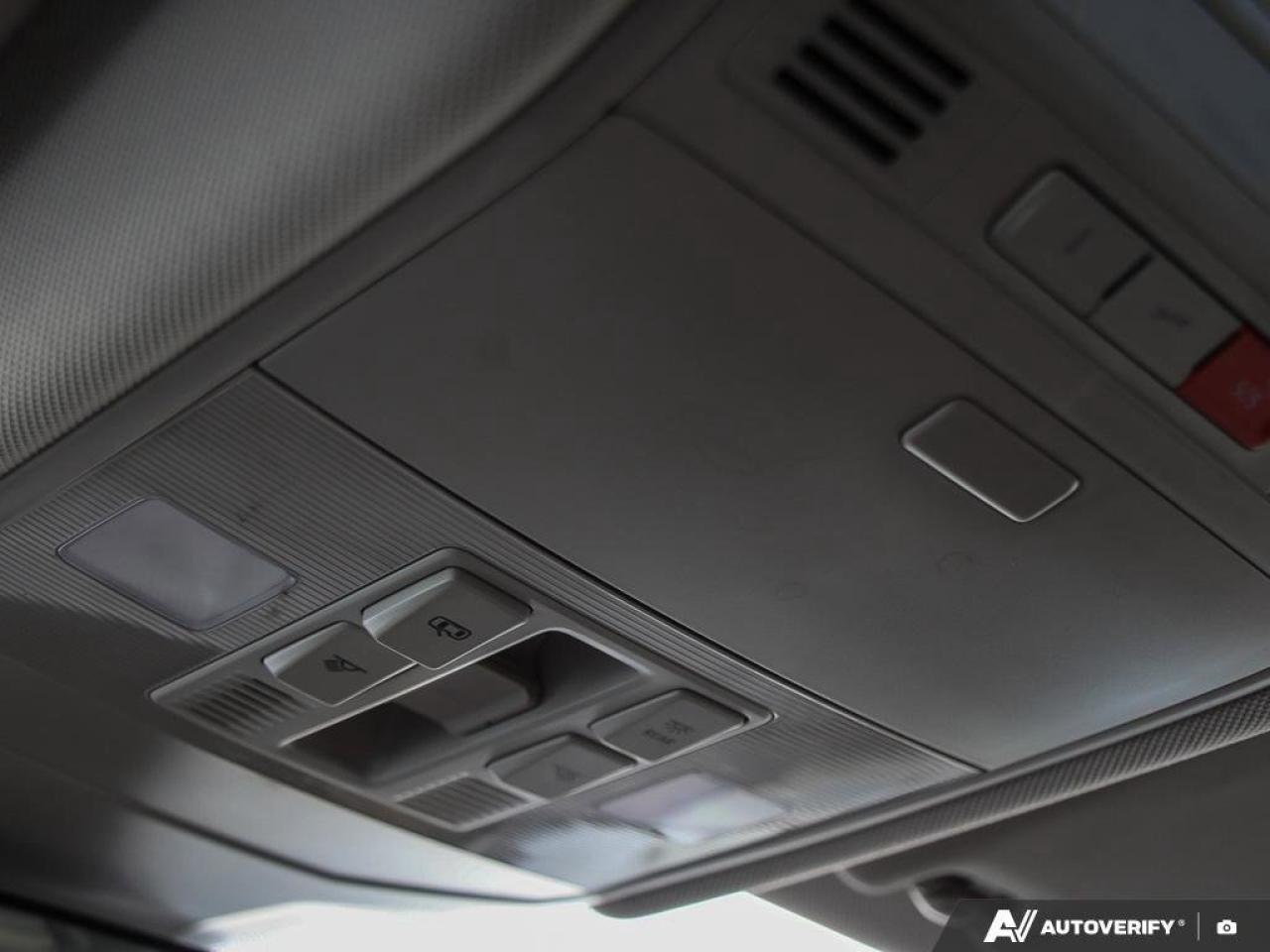 2023 Volkswagen Jetta HighlineONE-OWNER, ACCIDENT-FREE, SUNROOF, HTD + C Photo