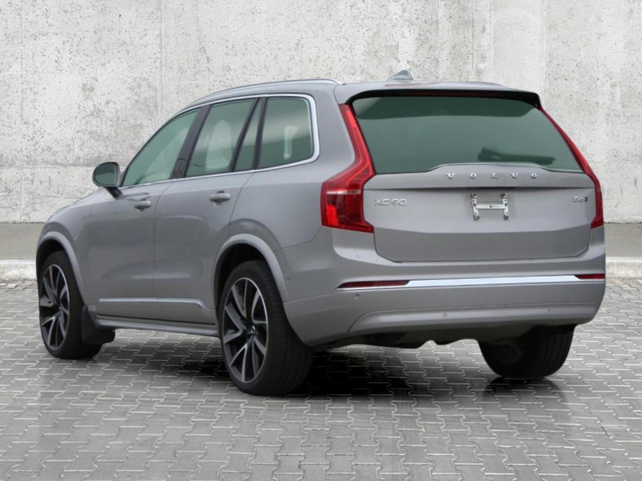 2024 Volvo XC90 B6 AWD Plus 7-Seater  BkpCam Photo3