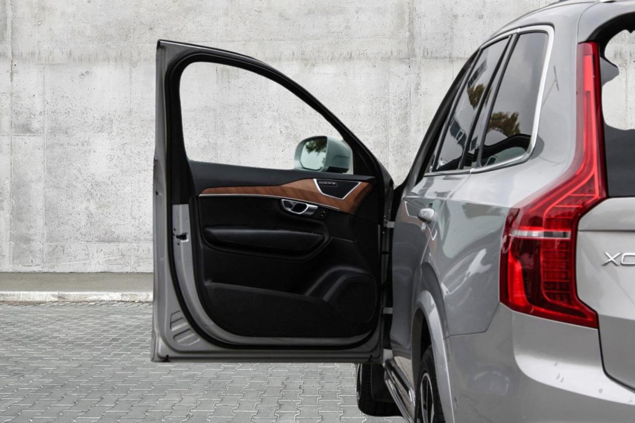 2024 Volvo XC90 B6 AWD Plus 7-Seater  BkpCam Photo