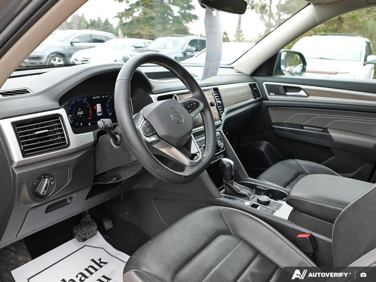 2021 Volkswagen Atlas ExeclineV6, HEATED / COOLED SEATS, SUNROOF, POWER Photo