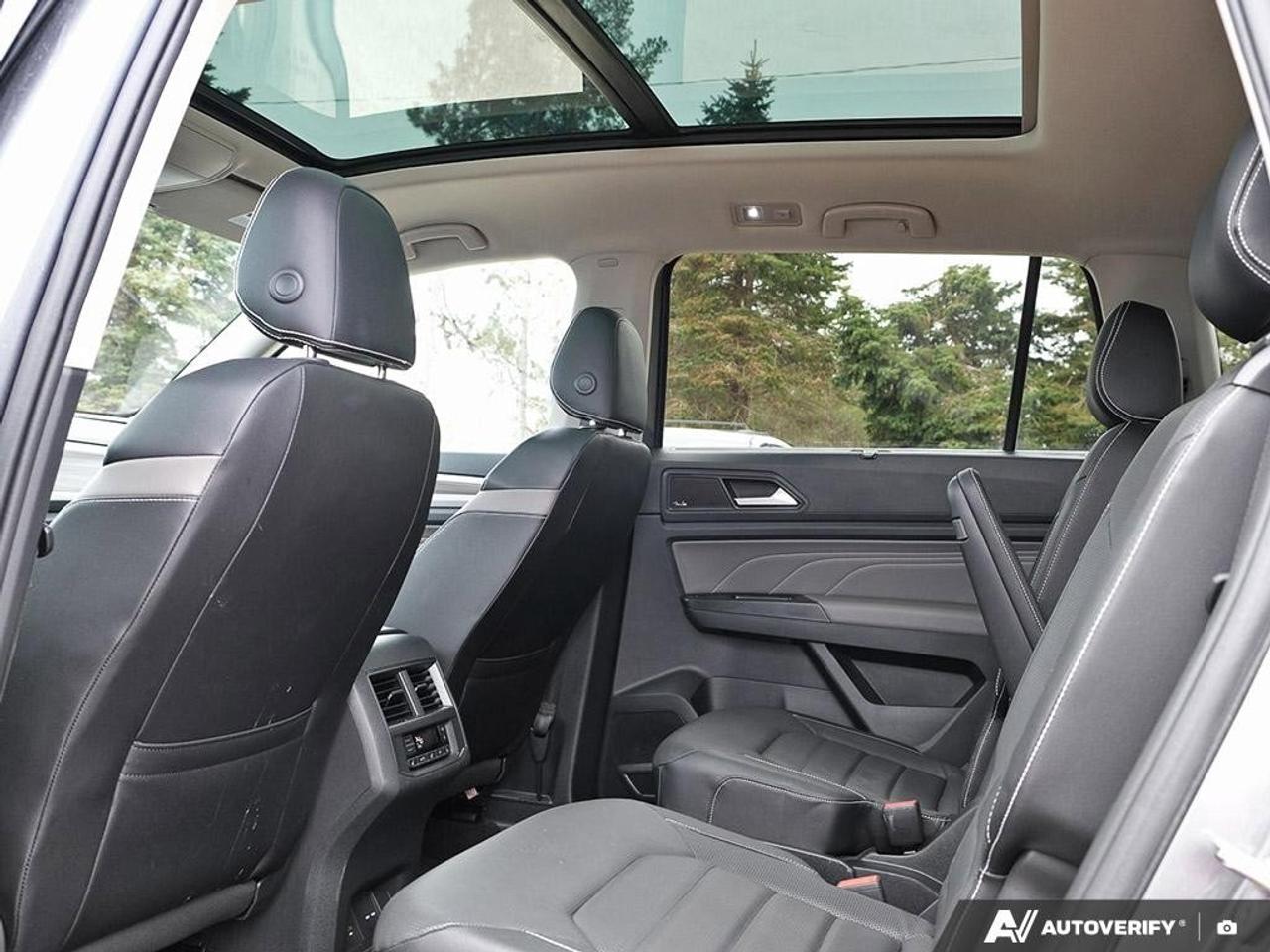 2021 Volkswagen Atlas ExeclineV6, HEATED / COOLED SEATS, SUNROOF, POWER Photo