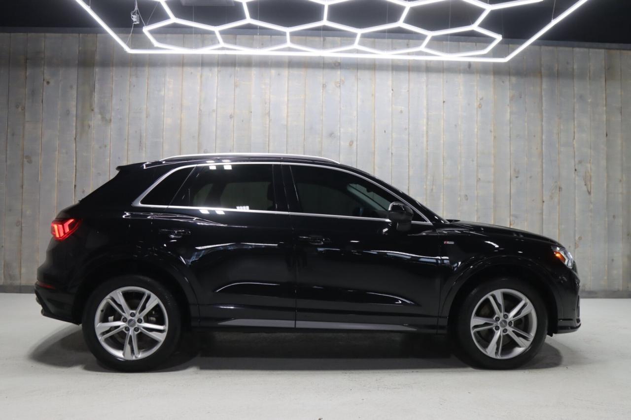 2020 Audi Q3 TECHNIK 2.0T  EXCELLENT CONDITION WINTER WHEELS Photo