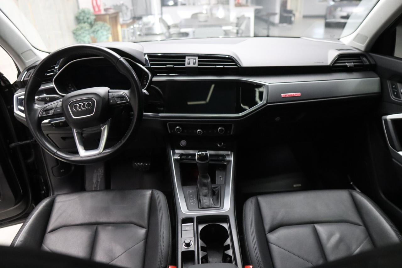 2020 Audi Q3 TECHNIK 2.0T  EXCELLENT CONDITION WINTER WHEELS Photo