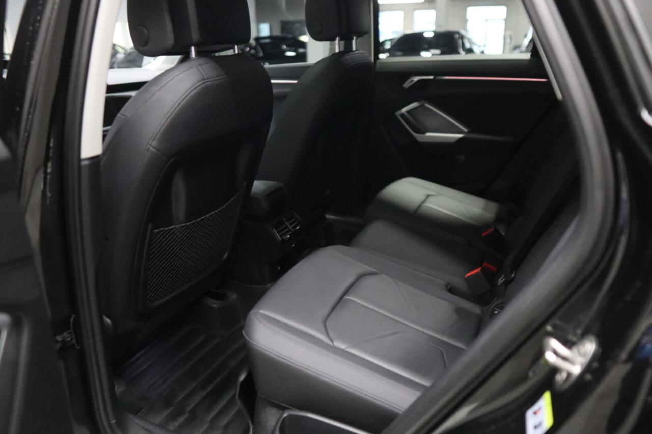 2020 Audi Q3 TECHNIK 2.0T  EXCELLENT CONDITION WINTER WHEELS Photo