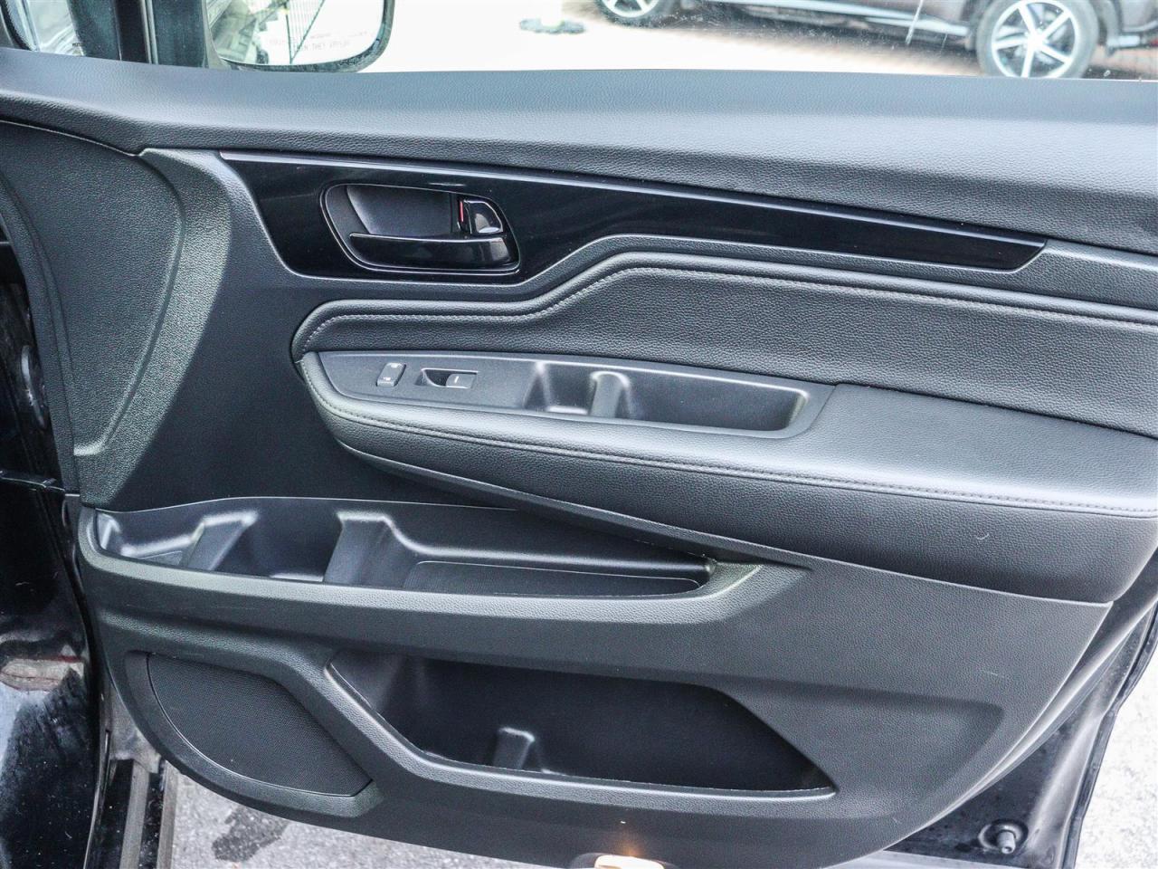 2024 Honda Odyssey Black Edition NAVI LEATHER SUNROOF Photo