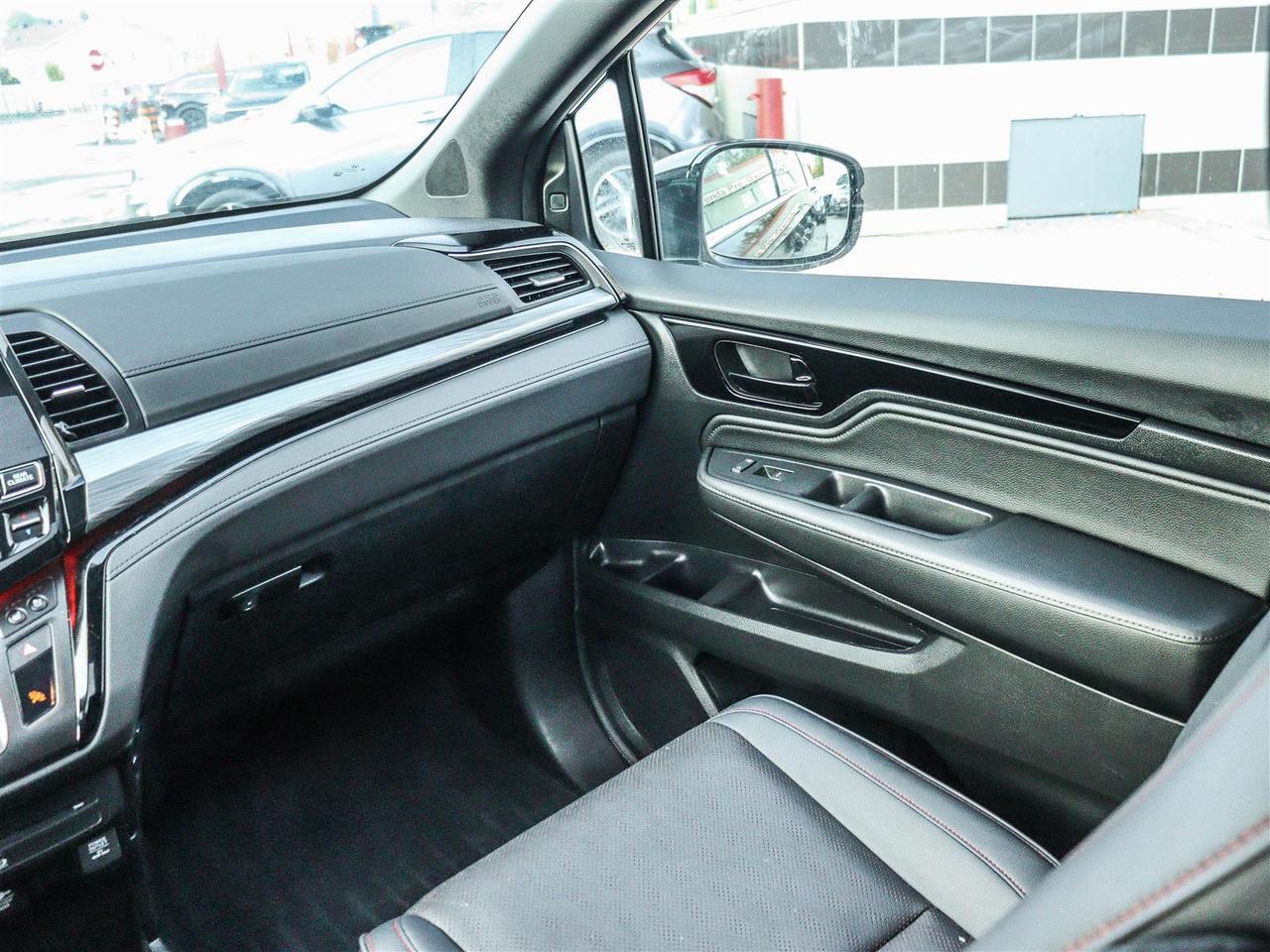 2024 Honda Odyssey Black Edition NAVI LEATHER SUNROOF Photo