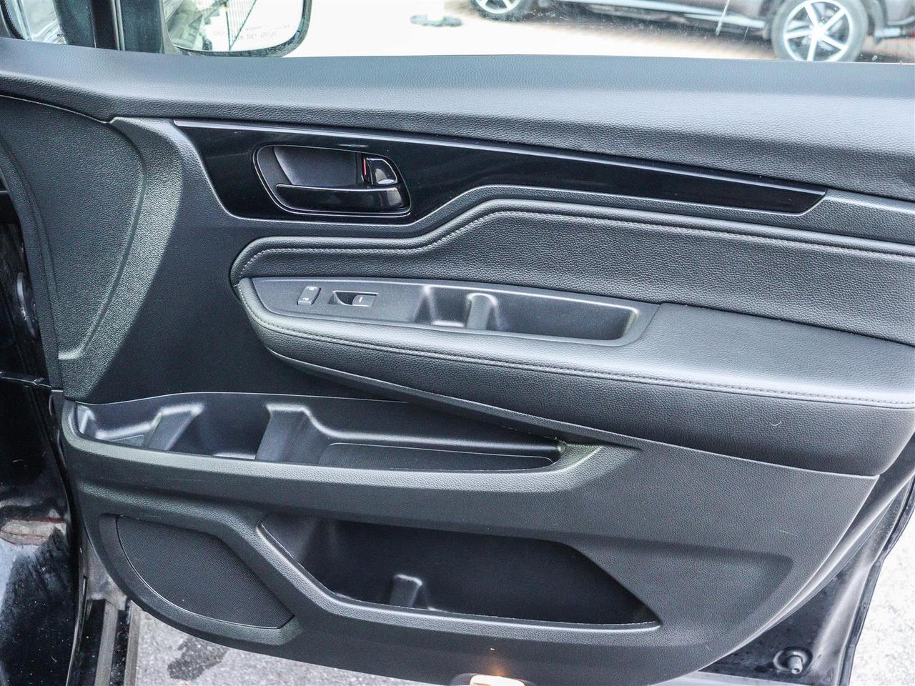 2024 Honda Odyssey Black Edition NAVI LEATHER SUNROOF Photo