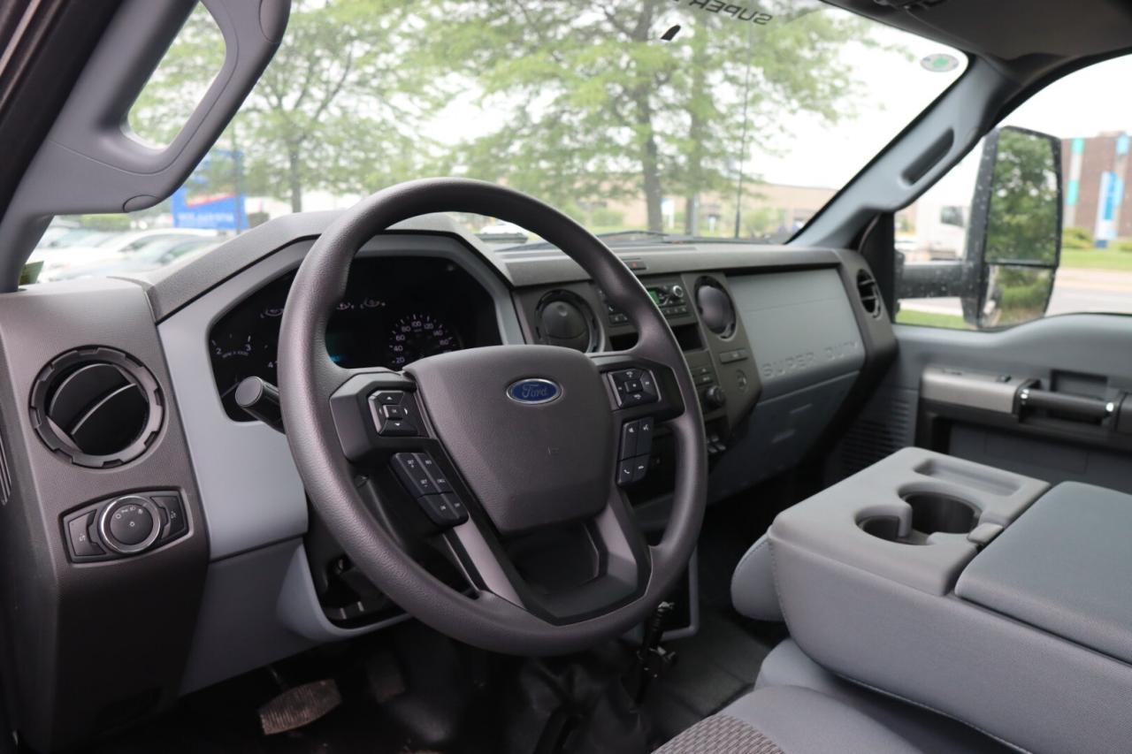 2024 Ford Super Duty F-750 Straight Frame SuperCab Diesel Photo4
