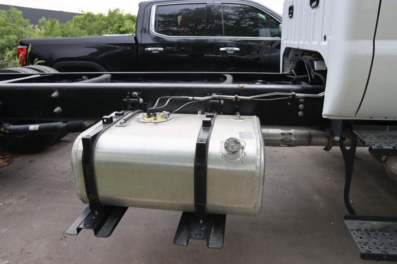 2024 Ford Super Duty F-750 Straight Frame SuperCab Diesel Photo