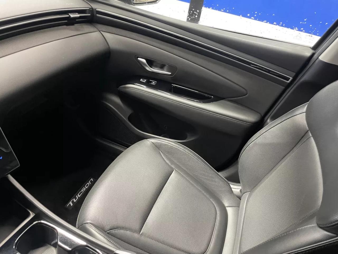 2023 Hyundai Tucson URBAN   ALL WHEEL DRIVE  SUNROOF   HEATED SEATS Photo