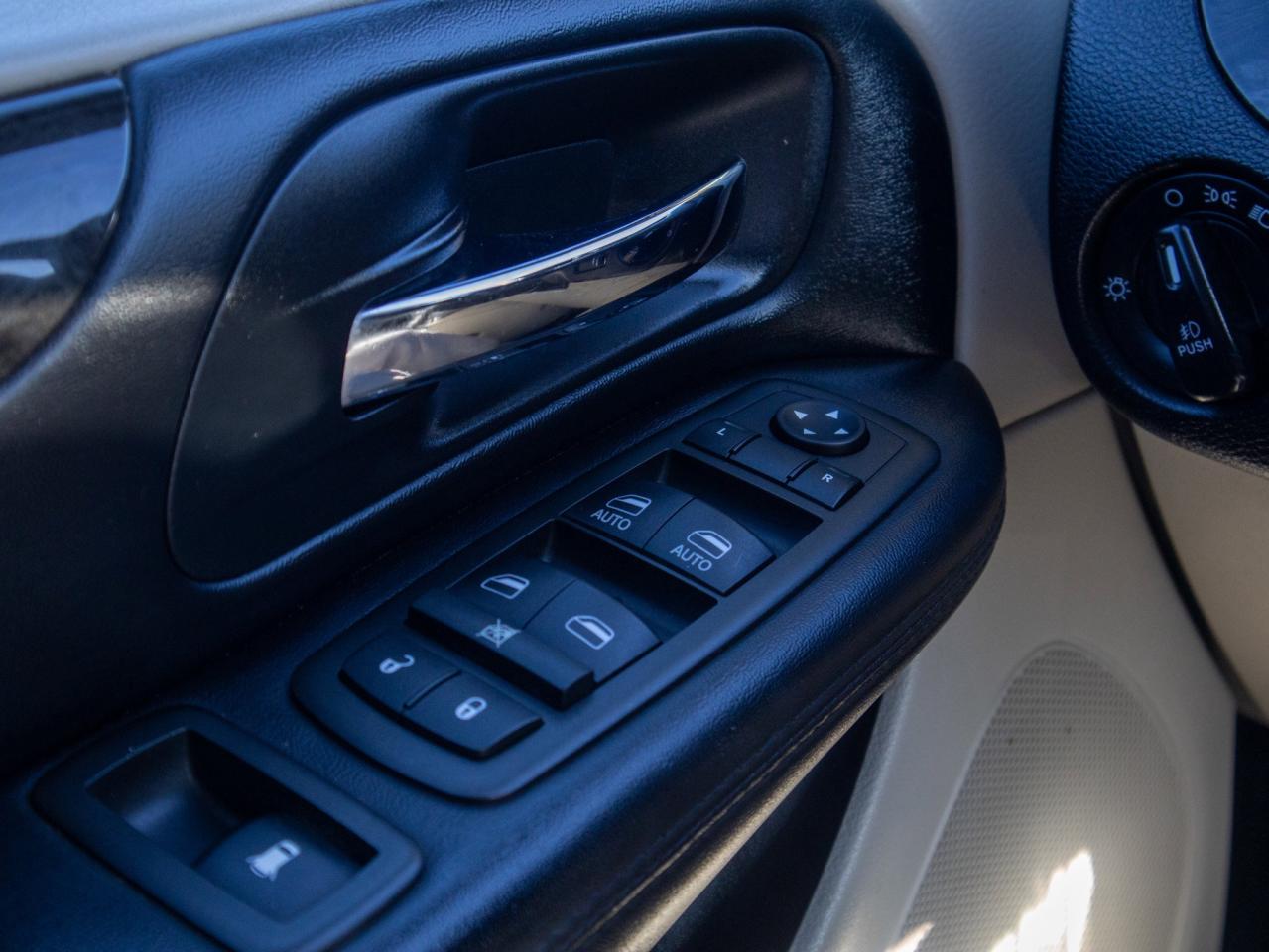 2014 Dodge Grand Caravan Crew - Leather Steering Wheel Seats 7 Photo