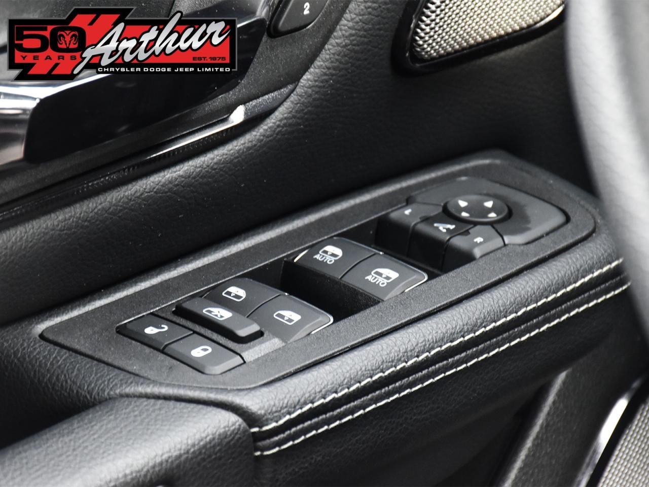 2025 RAM 1500 REBEL X CREW CAB 4X4-ONLY 3,583 KM Photo