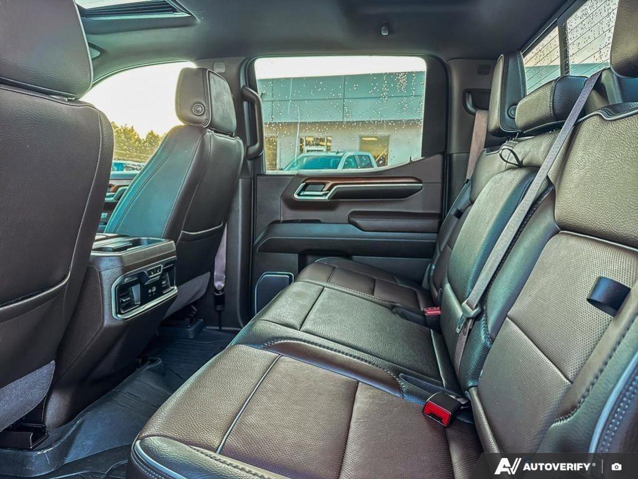 2023 GMC Sierra 1500 Denali   LOADED, TONNEAU COVER, RUNNING BOARDS. Photo